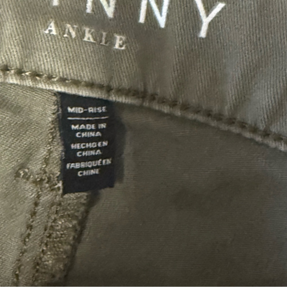 White House Black Market Olive Green Mid Rise Zippered  Pants Size 8 - Picture 9 of 10